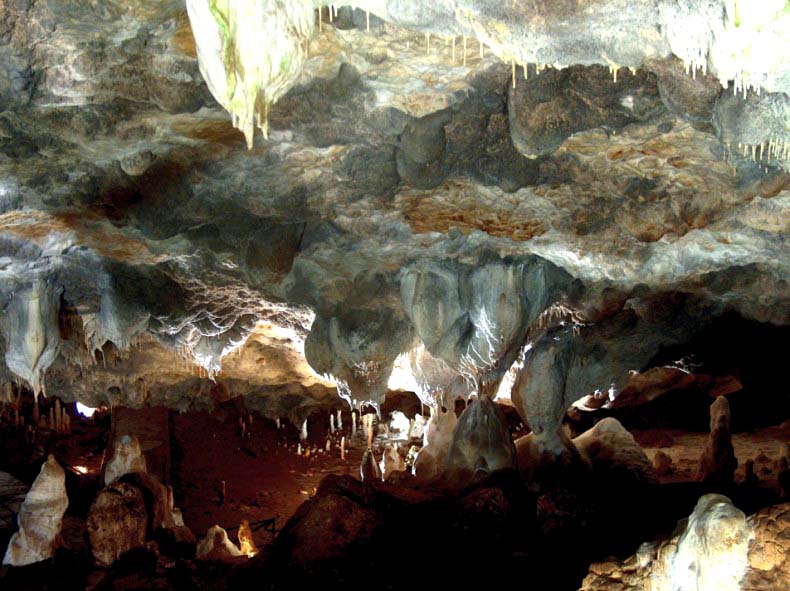 Българската пещера Снежанка